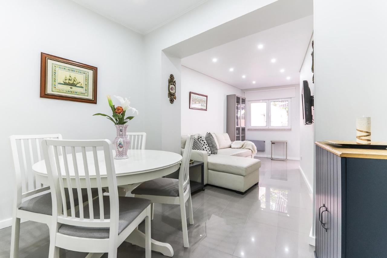 Vita Portucale ! Moscavide Casa Branca W/ Terrace Lisbon Luaran gambar