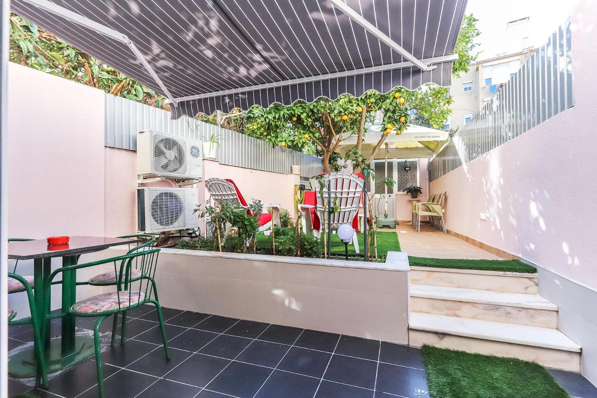 Vita Portucale ! Moscavide Casa Branca W/ Terrace Lisbon Luaran gambar